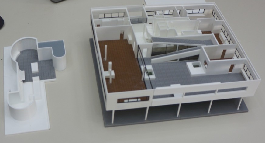 Maqueta arquitectónica impresa en 3D de una vivienda con distribución interior detallada